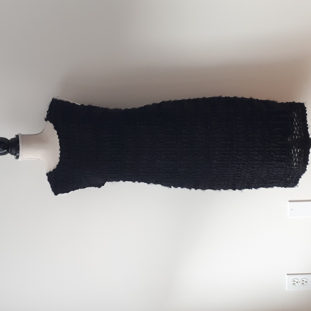 Nadya Toto black sleeveless dress